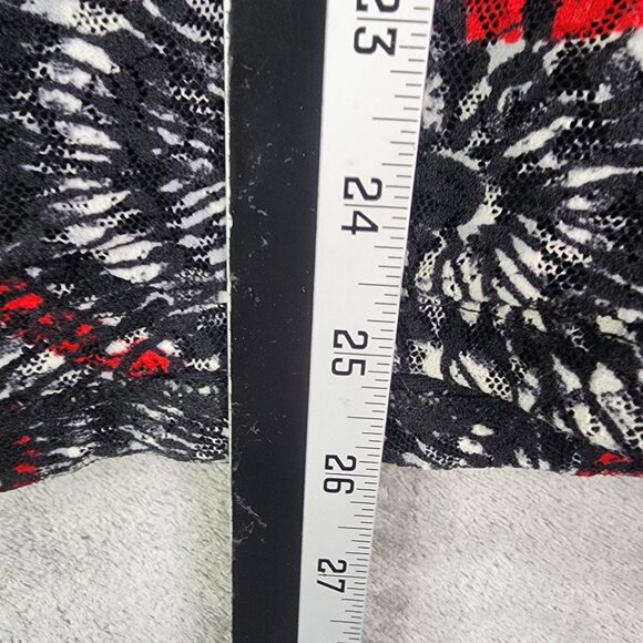 Woman Style & Co Top Shirt V-Neck Short Sleeve Red & Black Abstract Pattern 3X - Picture 10 of 11